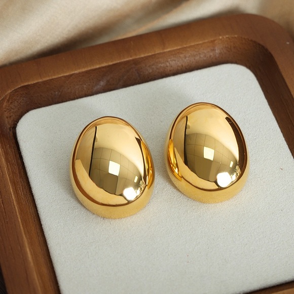 18K Gold Plated Oversized Oval Earrings*Chunky Puff Earrings *High Gloss Finish - Picture 6 of 8